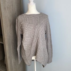 Evolution by Cyrus Asymmetrical Hem Knit Sweater. Size L.
